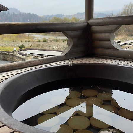 Bozhena Hotel Mykulychyn Bagian luar foto