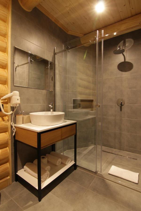 Bozhena Hotel Mykulychyn Bagian luar foto