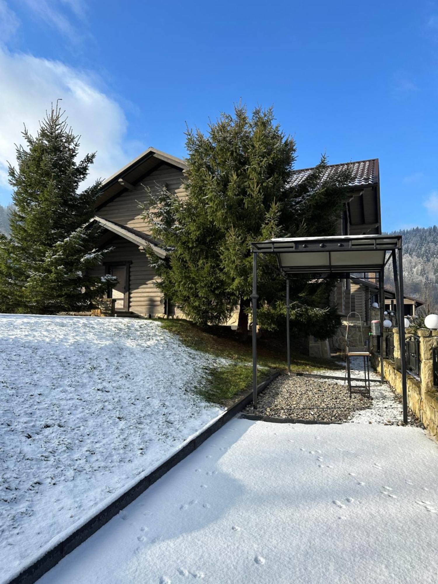 Bozhena Hotel Mykulychyn Bagian luar foto