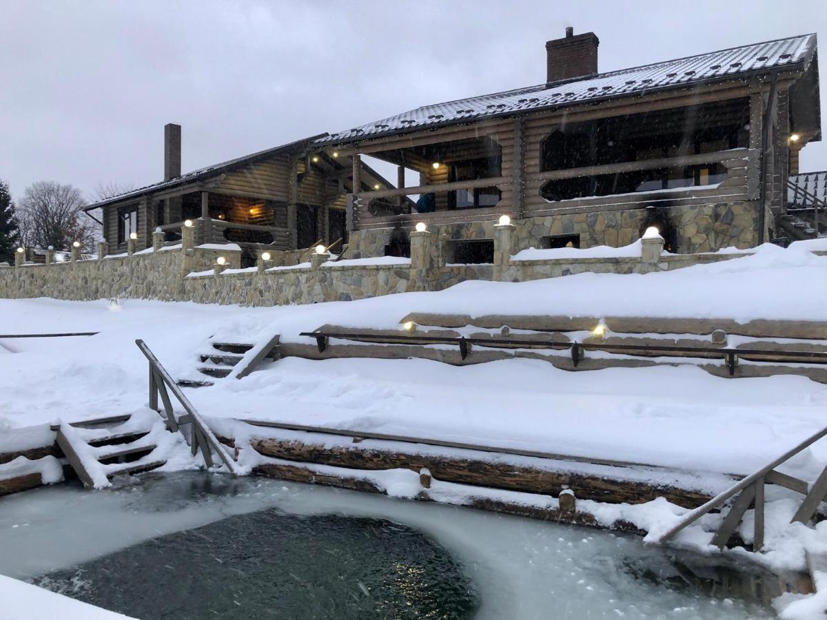 Bozhena Hotel Mykulychyn Bagian luar foto